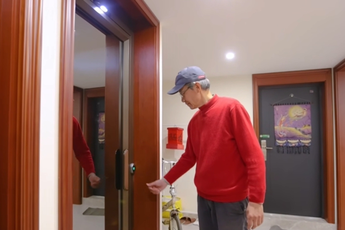 KOSMOS X30精致版适配优雅美式家装 [video width="1280" height="720" mp4="https://img.kalealifts.cn/2024/06/6月19日.mp4"][/video] KOSMOS X30精致版上海案例 层站：4层4站 颜色： NIGHTFALL 完成尺寸：1500*1000mm 安装位置：井道内